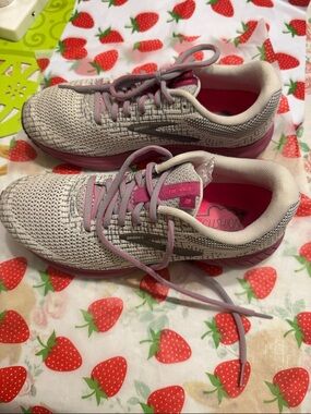 Brooks Women's Running Shoes - Light Gray and Pink size 10
